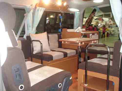 �h���[���E�G�[�e�B�[�@�E�H�[�NMC�i�~�h���L�����p�[�j