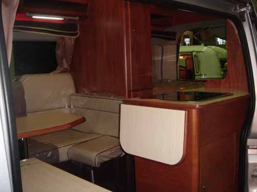 ���[�~�[�W���j�A�@�J�X�^�����[���h�n�^�i�J